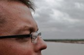 Tim Van Hinte, porte-parole du groupe écologique Sentinelles Petitcodiac. M. Van Hinte veut voir le pont-chaussée enlevé et la rivière, restaurée.