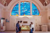 À l’intérieur de l’église Souvenir. / Photo: Parcs Canada.